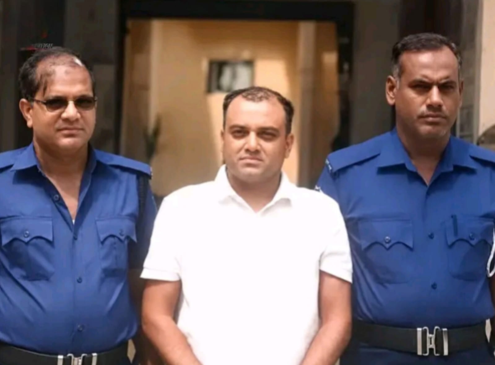 বগুড়ায় ১২০০ পিস ইয়াবাসহ ছাত্রদল নেতা গ্রেফতার।