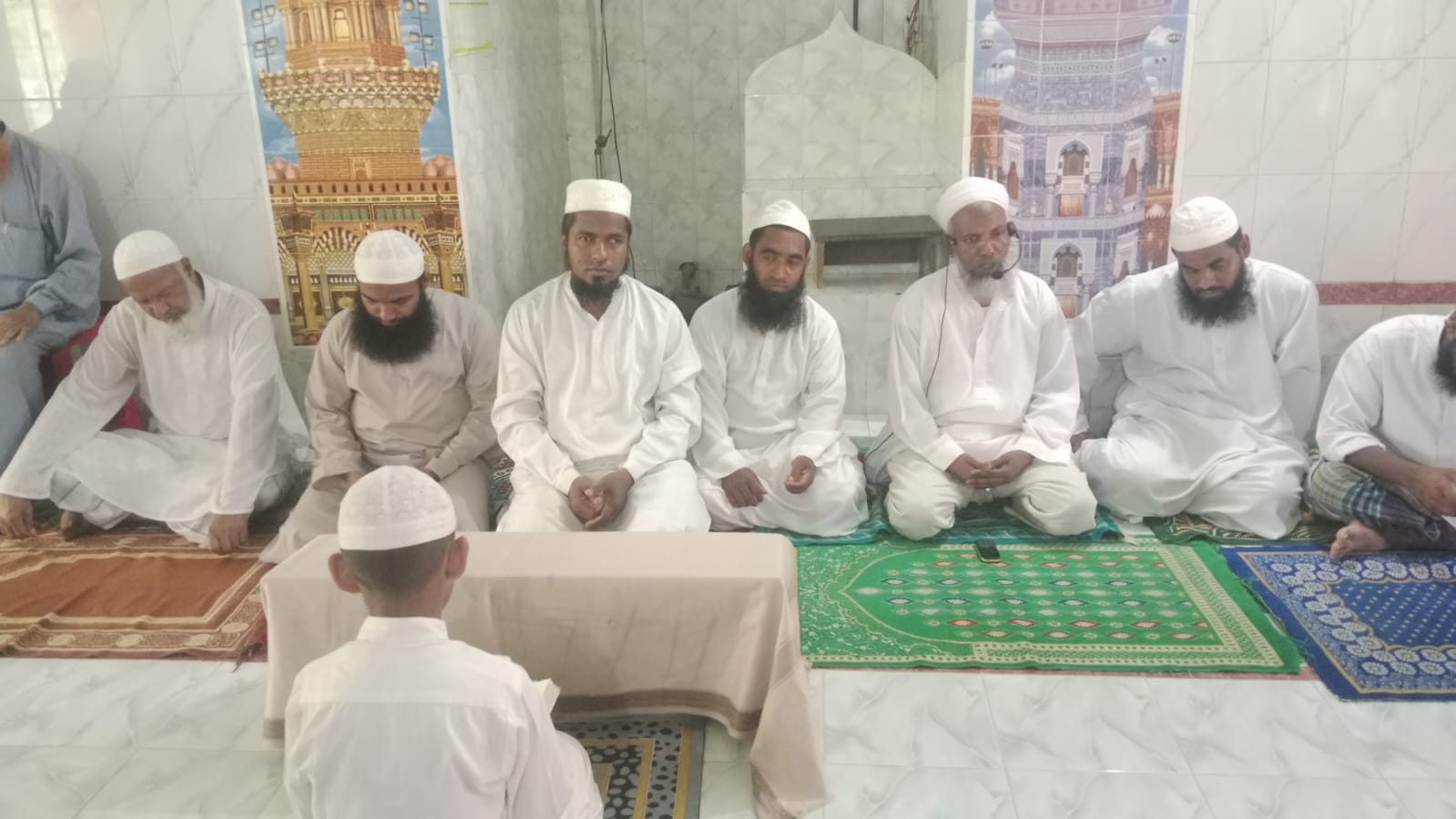 দিঘলিয়ায় দারুল উলুম মাদ্রাসায় খতমে কোরআন অনুষ্ঠান