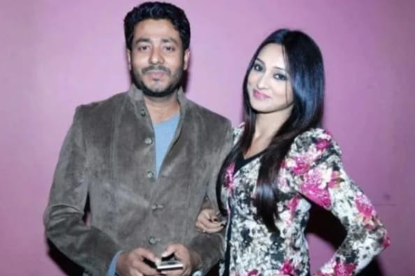 দেব-শুভশ্রীর মতো অভিমান ভুলে ফের এক হতে যাচ্ছেন রাজ-মিমি