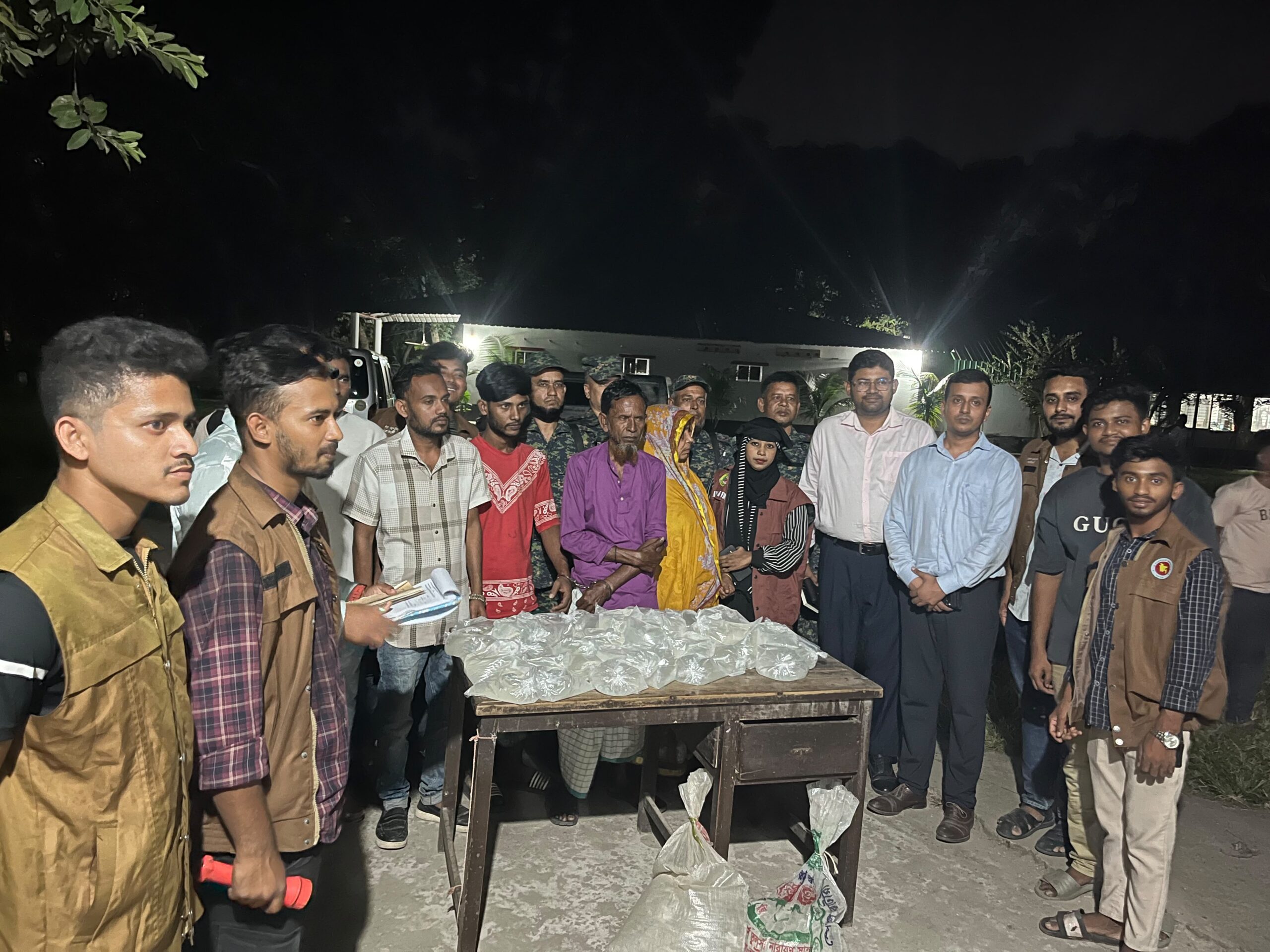 নরসিংদীতে মোবাইল কোর্টের অভিযানে ৭২ লিটার চোলাই মদ জব্দ, চারজনের কারাদণ্ড