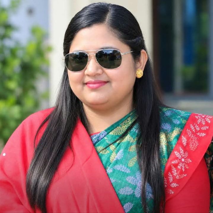 ​তানোরে জনসেবায় অনন্য দৃষ্টান্ত ইউএনও নাঈমা খান: অপপ্রচারের মুখেও অবিচল মানবিক প্রশাসন