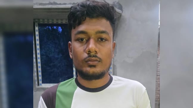 সামাজিক  যোগাযোগমাধ্যমে বিতর্কিত মন্তব্য: রাজশাহীতে যুবক গ্রেপ্তার