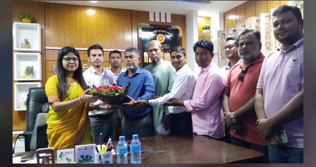লামায় নবাগত উপজেলা নির্বাহী অফিসারের সাথে  লামা প্রেস ক্লাবের সৌজন্য সাক্ষাৎ