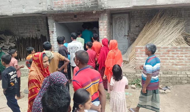 রাজশাহীতে নিজ বাড়ির ছাদে ব্যবসায়ীকে ছুরি মেরে হত্যা